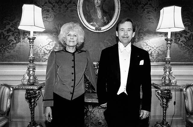 Před slavnostní večeří s králem Carlem XVI. Gustafem při státní návštěvě Švédského království